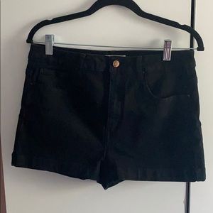 High waited black shorts